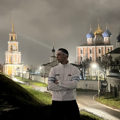 Артём Карев